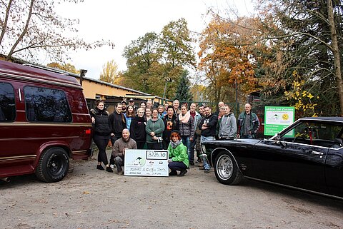 Scheckübergabe Mopars & Coffee Berlin 