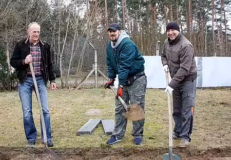 Arbeitseinsatz im Tierheim Zossen mit ‚Mopars & Coffee Berlin‘